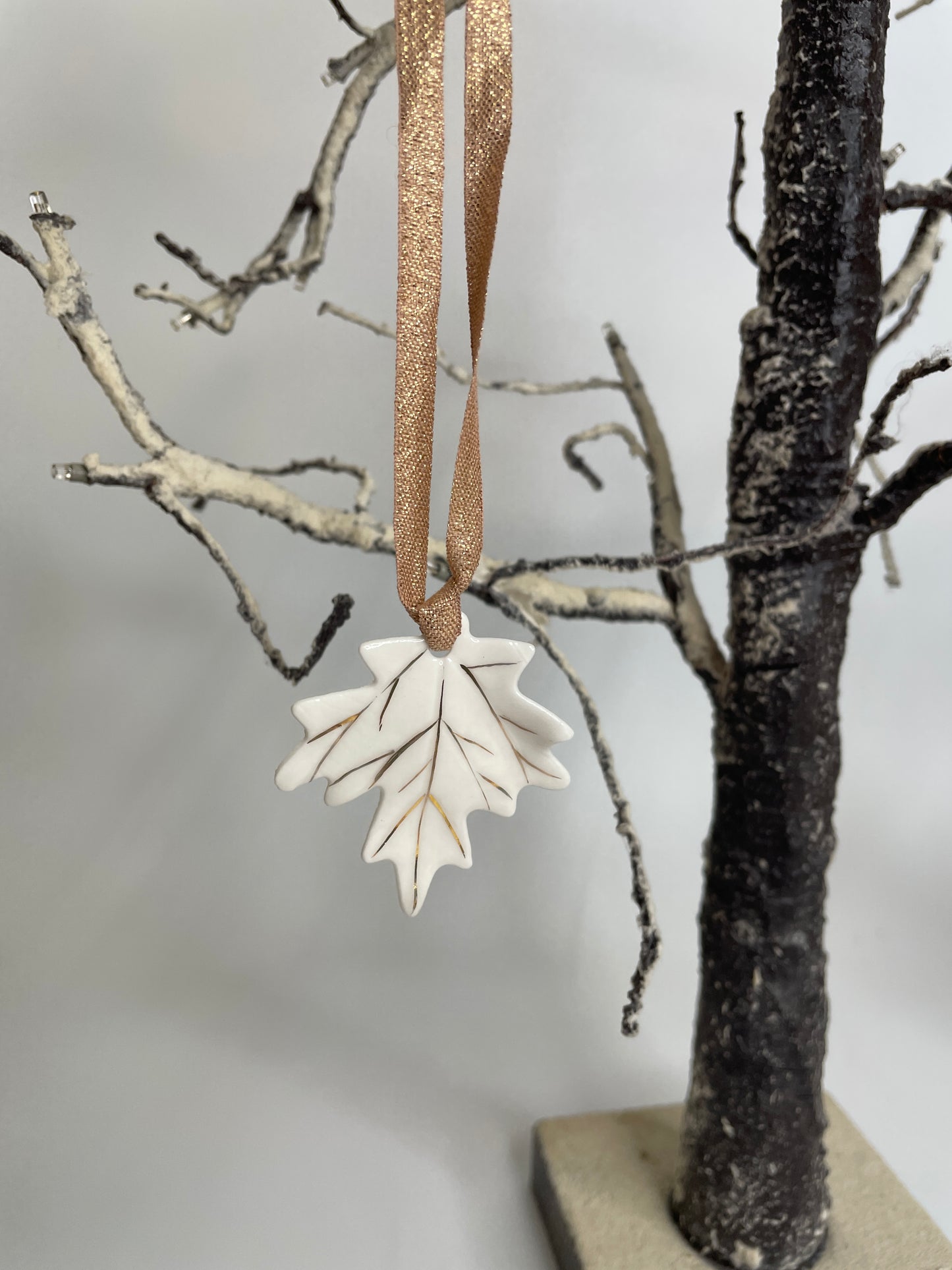 Sycamore leaf decoration