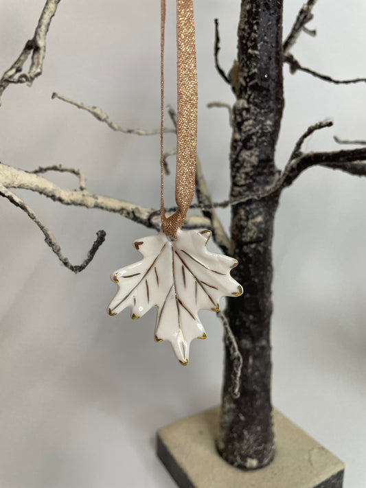Sycamore leaf decoration