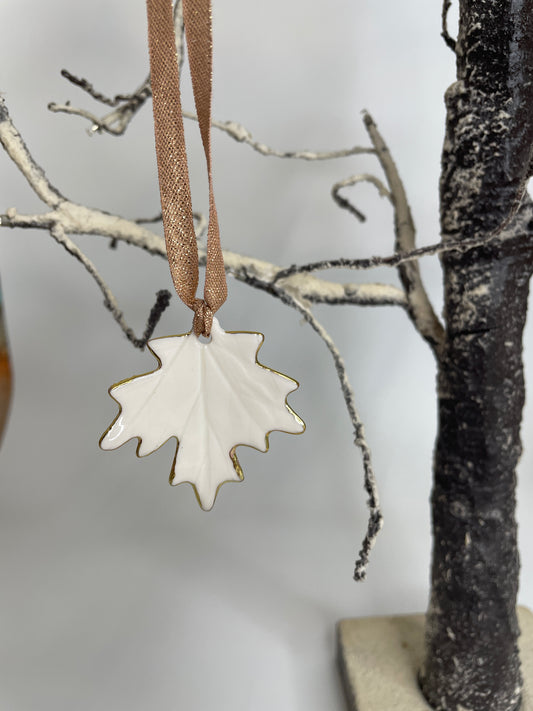 Sycamore leaf decoration